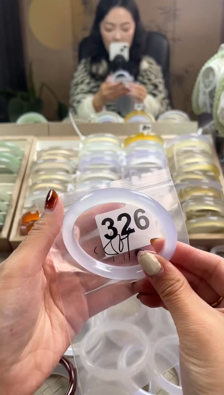 手镯玛瑙/玉髓未镶嵌326