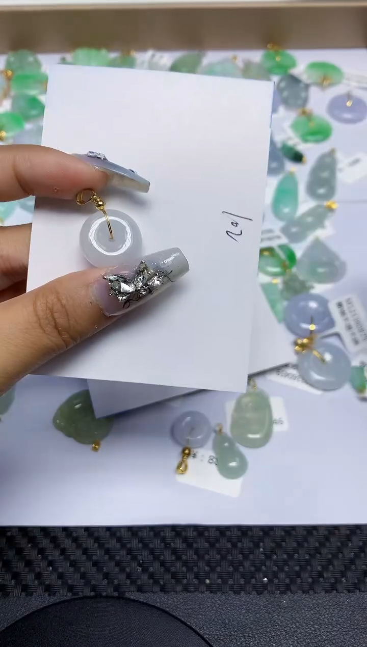 翡翠未镶嵌颈饰天然翡翠A货 