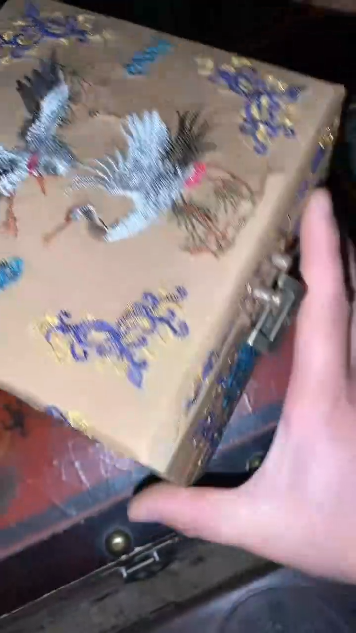 织绣铜锁箱--------（晓晓甄选)