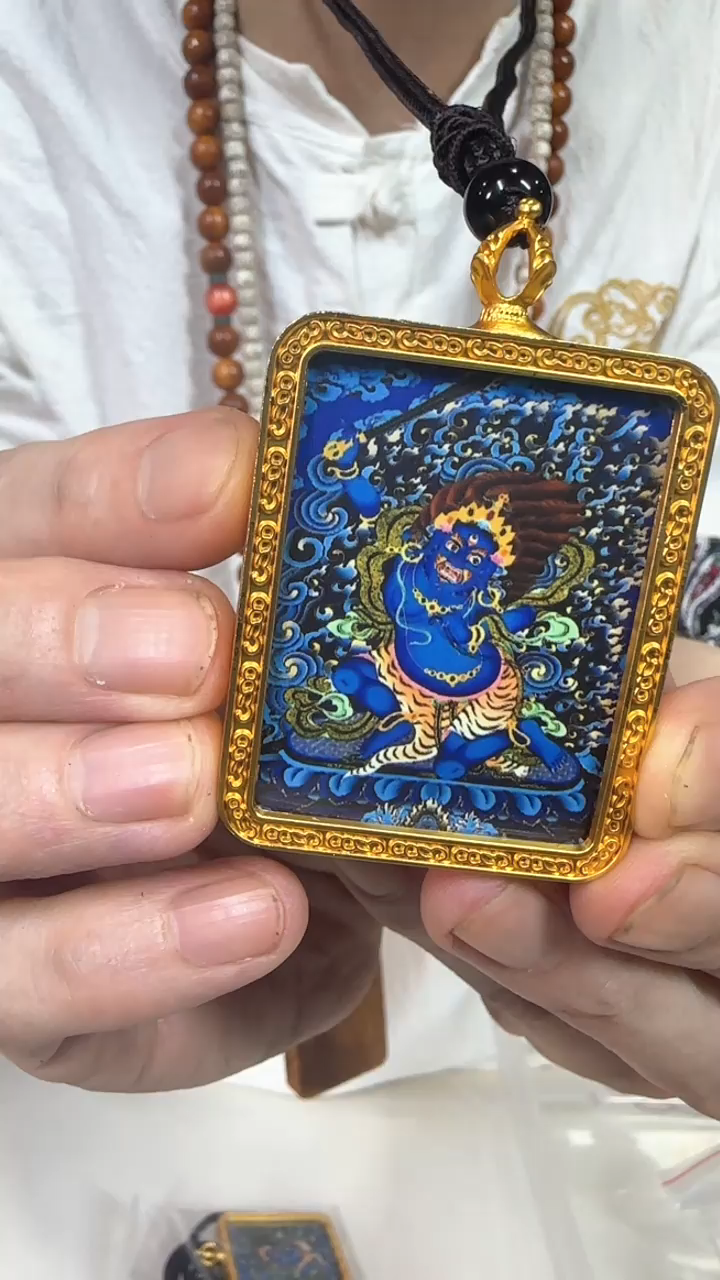 吊坠W12实物为准