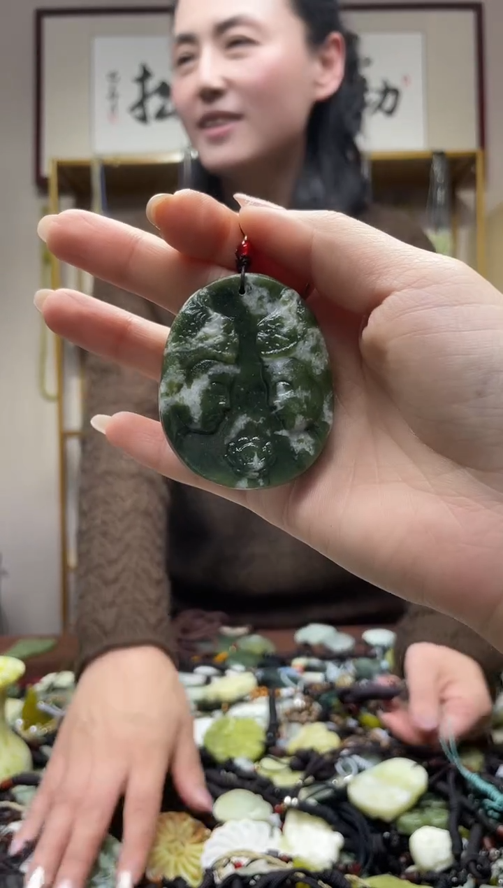 未镶嵌岫玉吊坠`