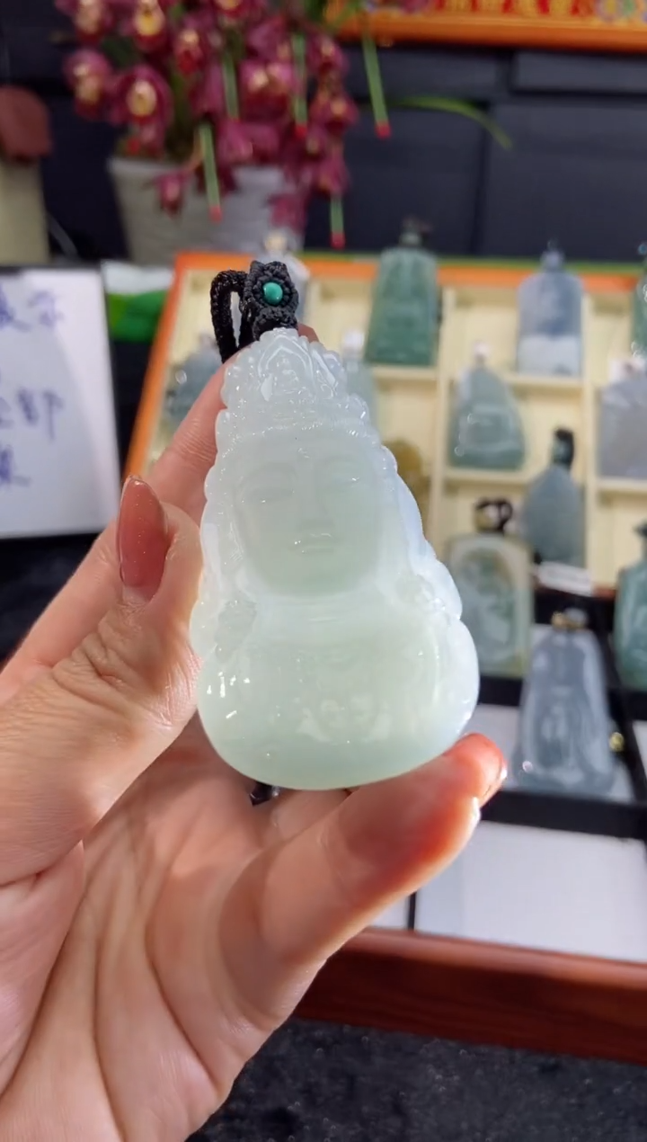 【闪购商品】翡翠颈饰未镶嵌观音头