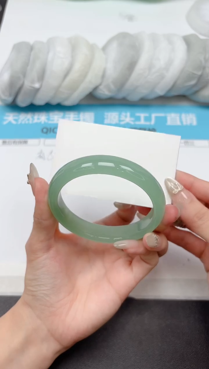 未镶嵌手镯石英质玉26-62.4