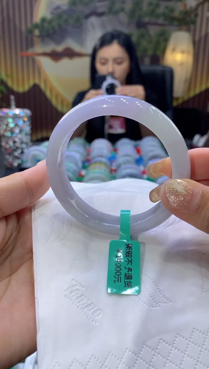 翡翠手镯未镶嵌多人05346