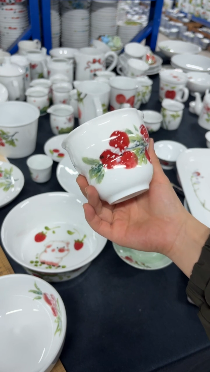 景德镇高温陶瓷食品级手绘釉中彩-葫芦花口杯