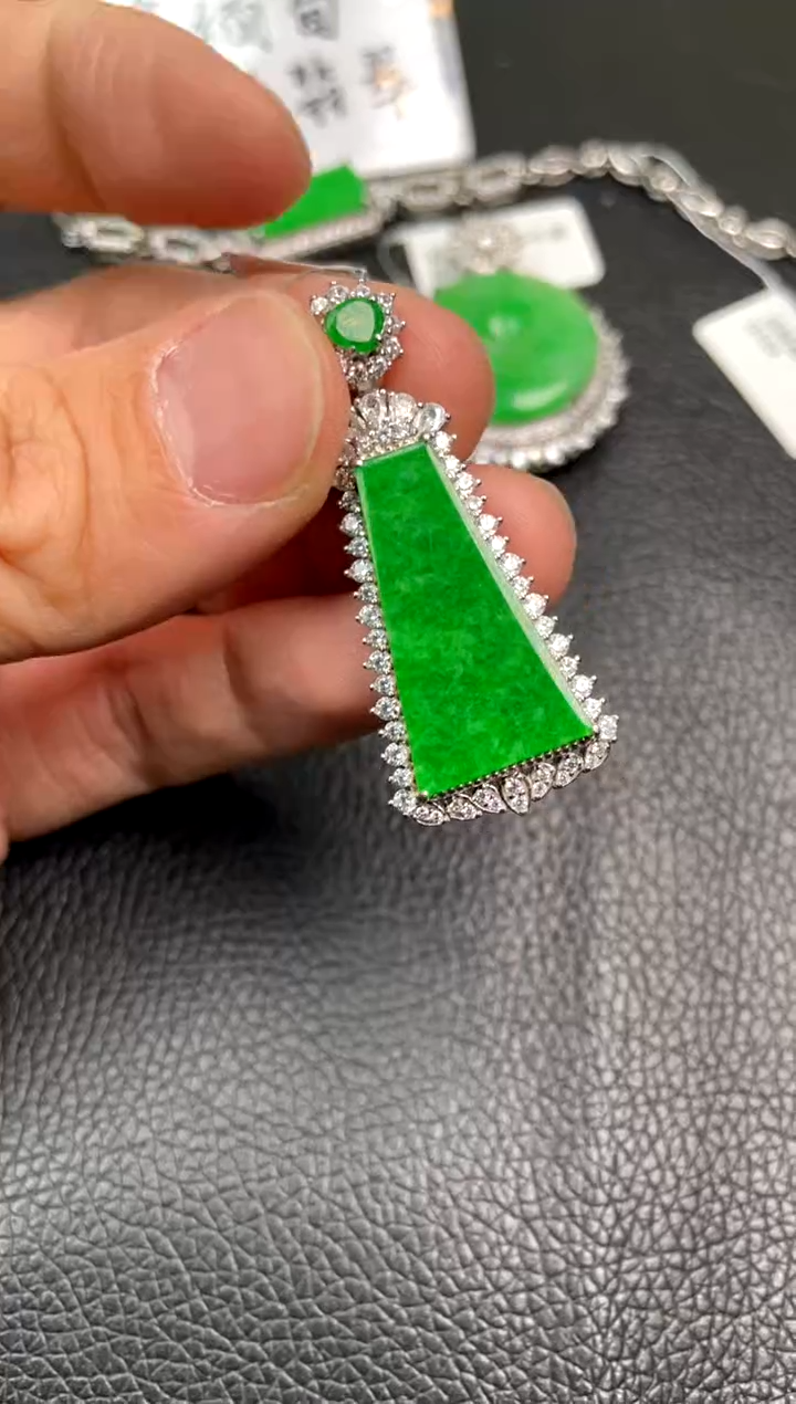 【闪购商品】翡翠吊坠(不含链)银S925镶嵌吊坠