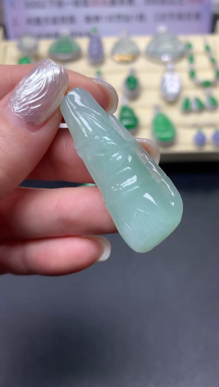 【闪购商品】翡翠吊坠(不含链)18K金镶嵌吊坠|250+30