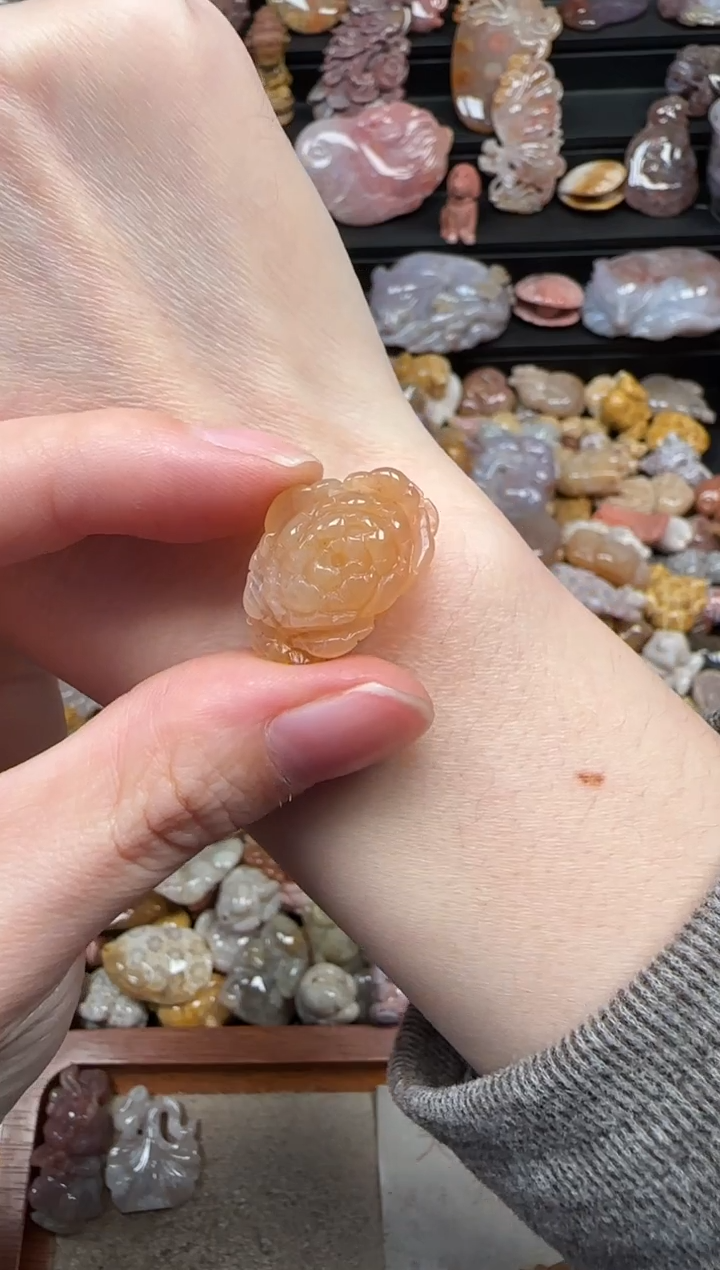 颈饰未镶嵌硅化珊瑚（珊瑚玉）174