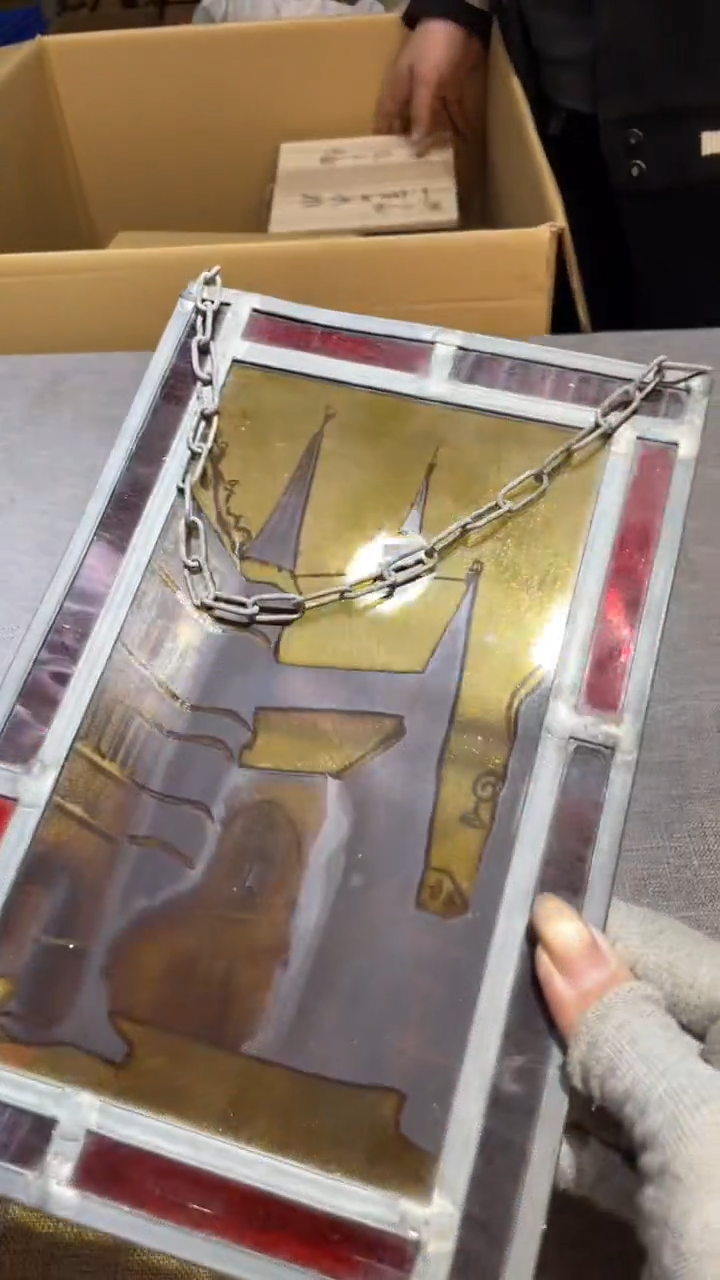 玻璃嘀**啦 嘀哩哒啦 