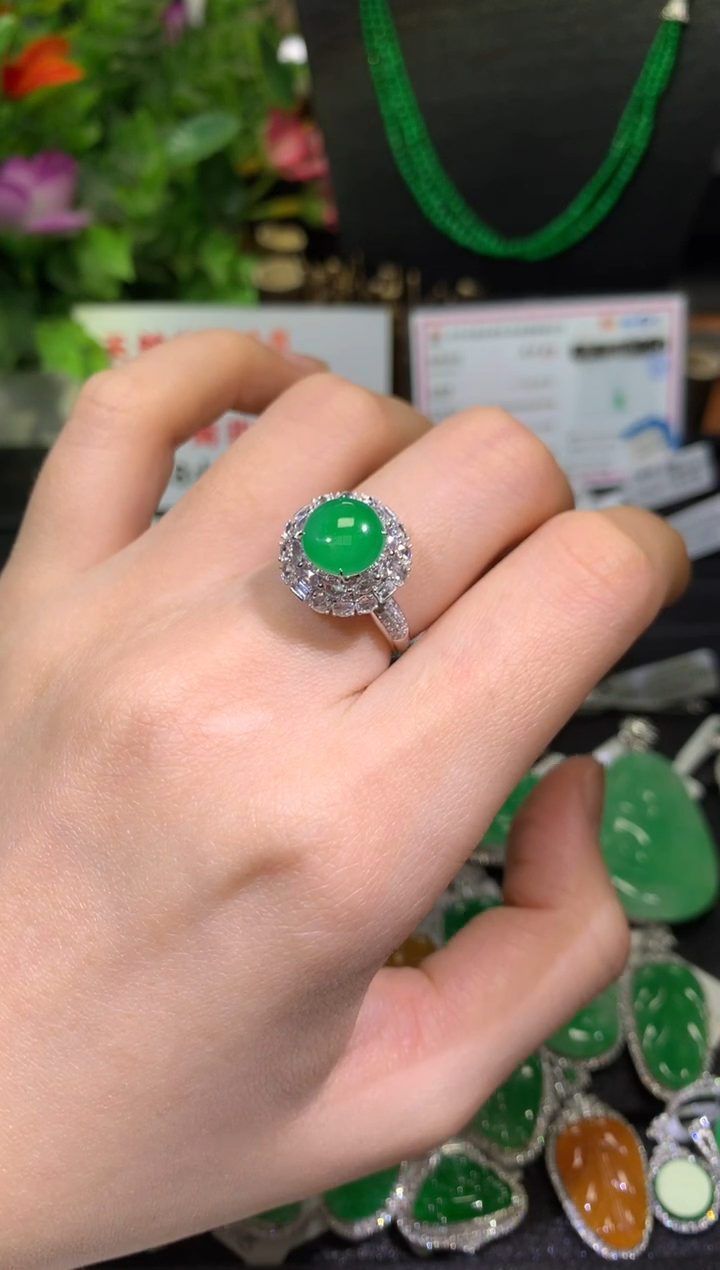 【闪购商品】翡翠戒指18K金镶嵌蛋面