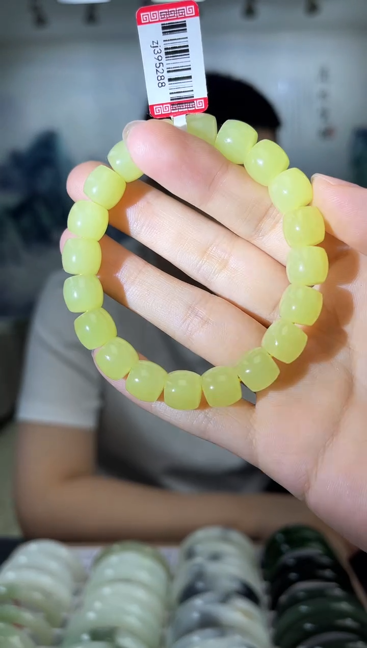 和田玉手镯未镶嵌10mm左右直切黄口