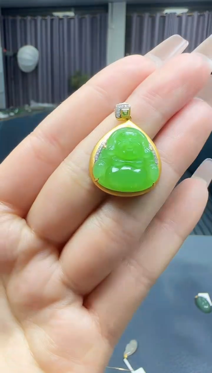 【闪购商品】和田玉挂件18K金镶嵌1