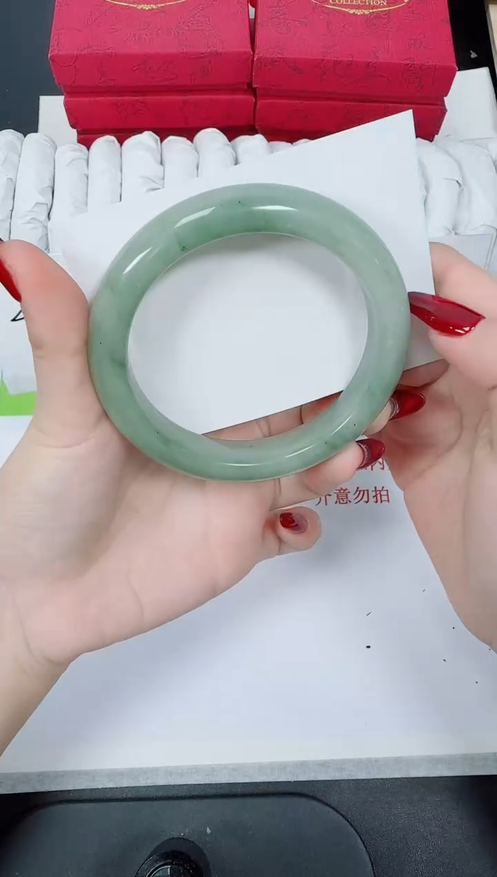 【闪购商品】石英质玉手镯未镶嵌k64-64.1