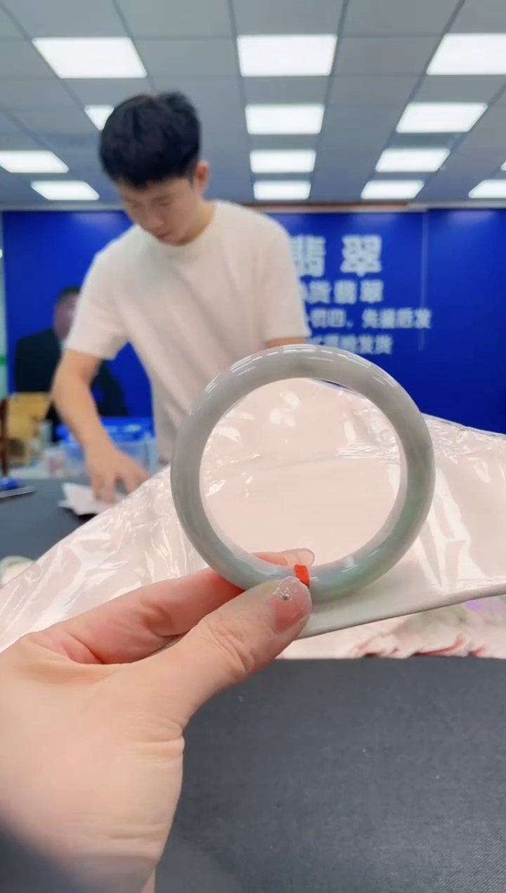翡翠手镯未镶嵌AAAAAAAAA
