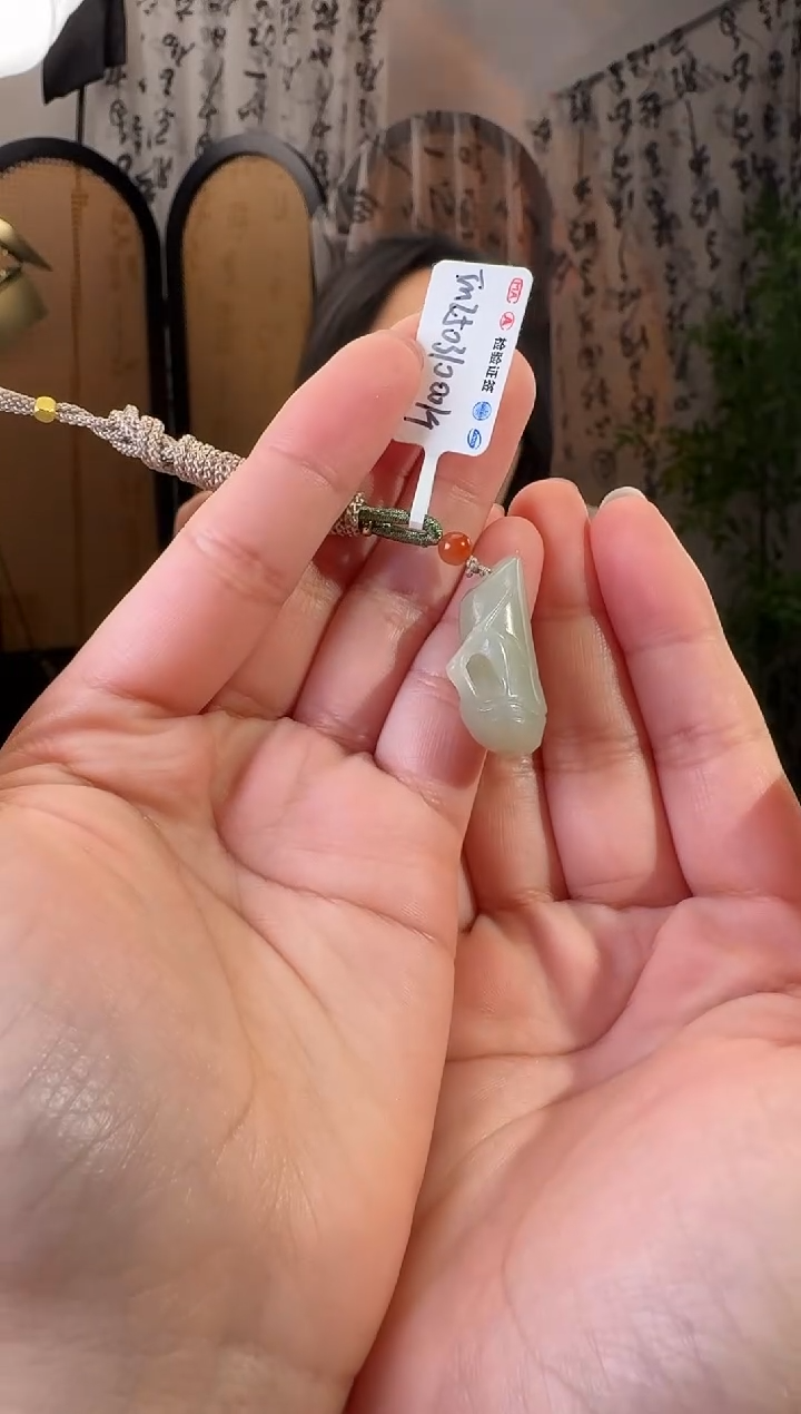 和田玉未镶嵌颈饰竹节  p