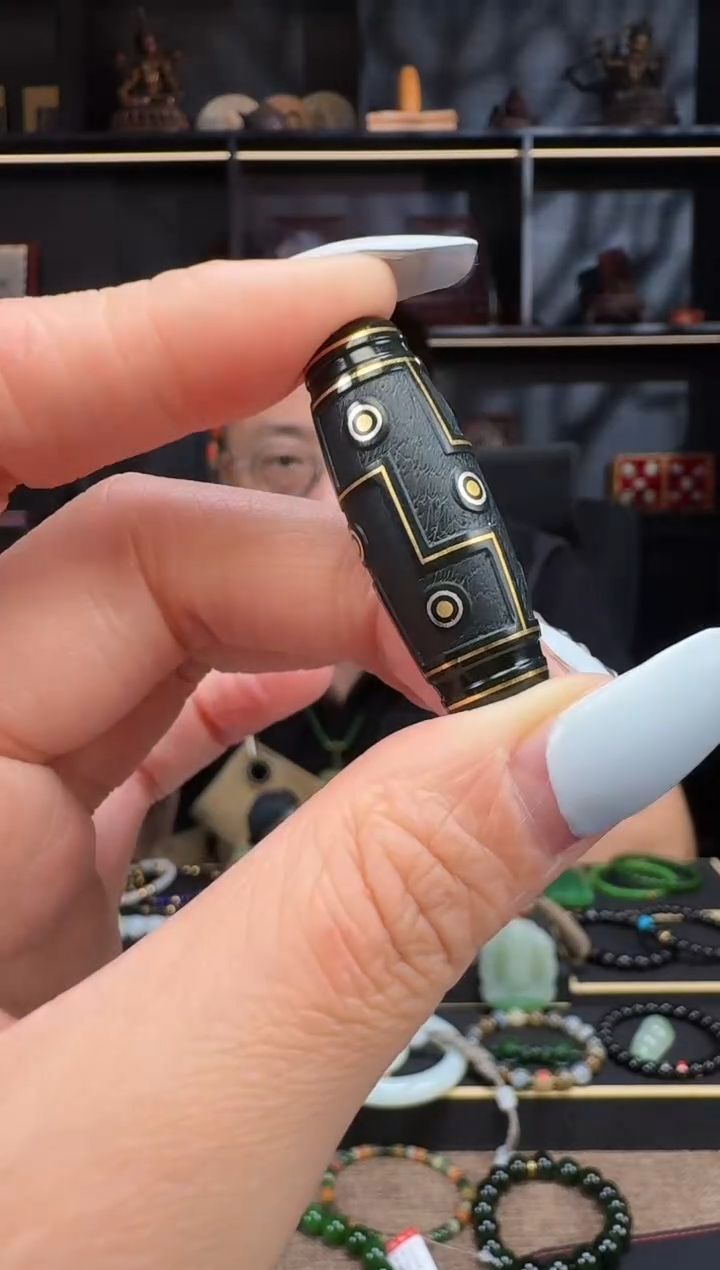和田玉未镶嵌颈饰青玉天珠