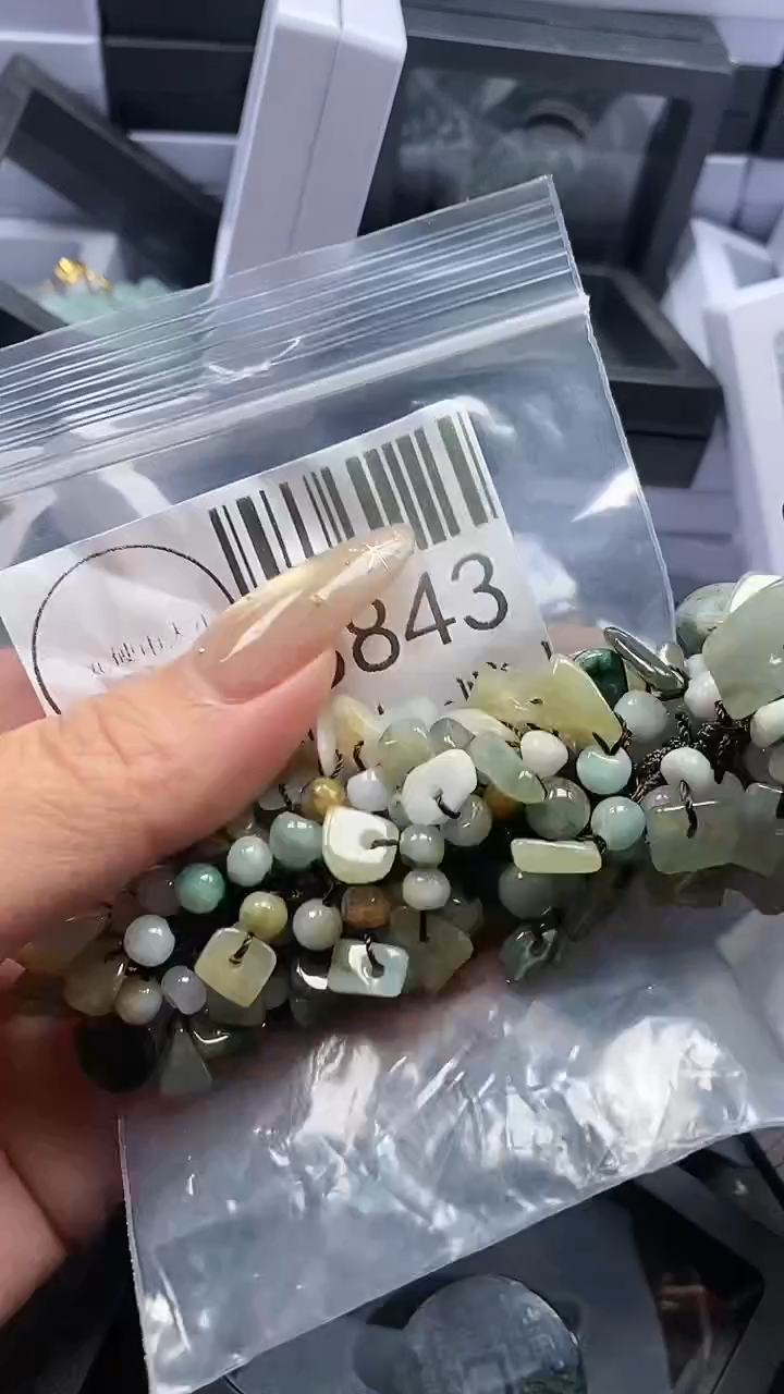 颈饰未镶嵌翡翠3843