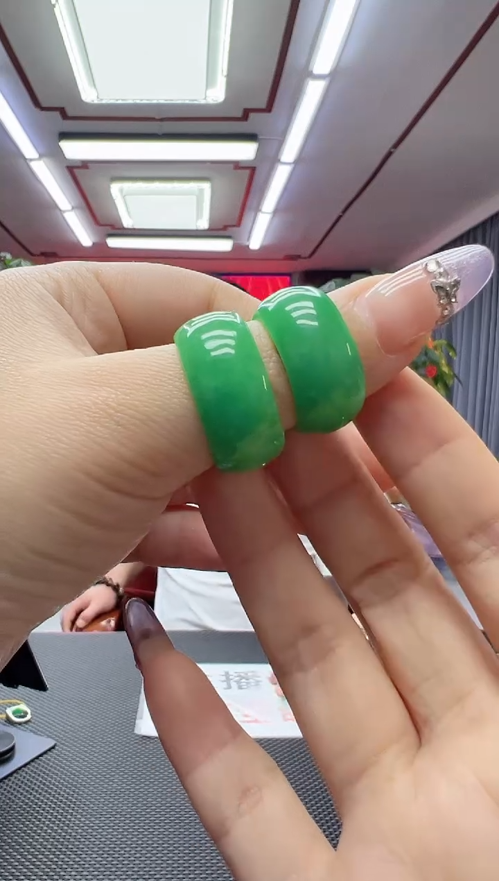 【闪购商品】翡翠戒圈未镶嵌237/多样性发货其中发一