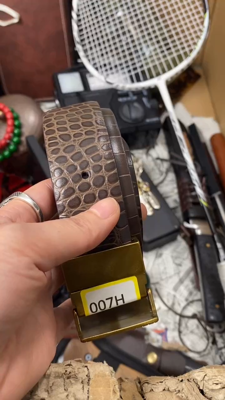 瓷片卓敏杂货铺卓敏杂货铺楼下