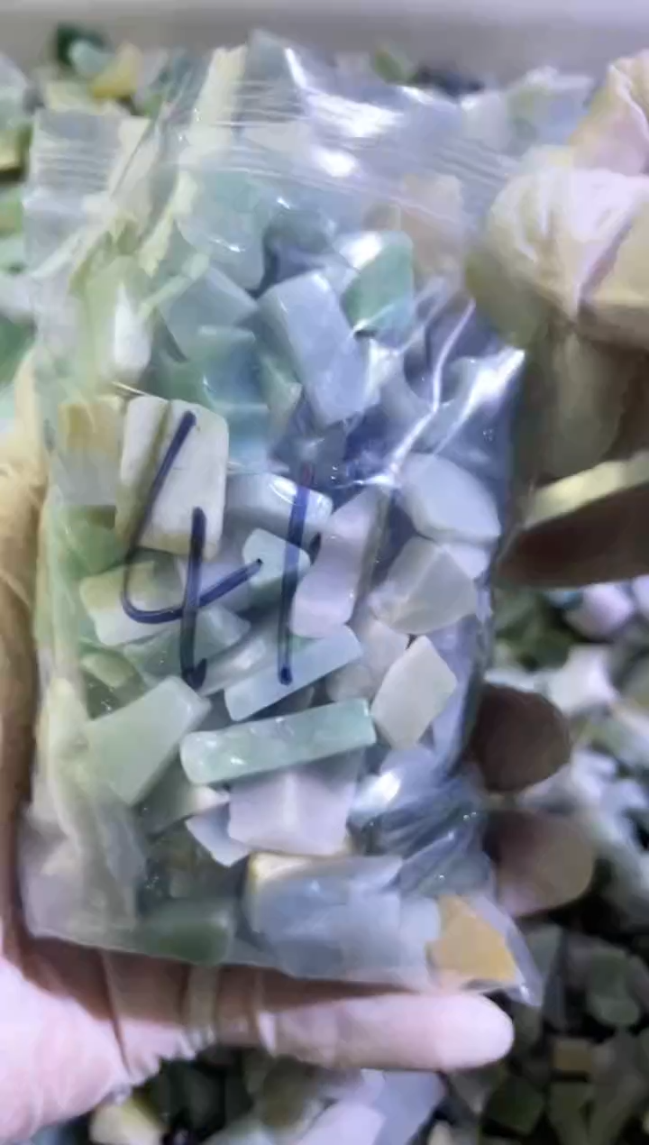 【闪购商品】翡翠颈饰未镶嵌天然翡翠小号500克41