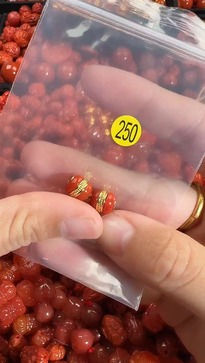 颈饰未镶嵌南红玛瑙1