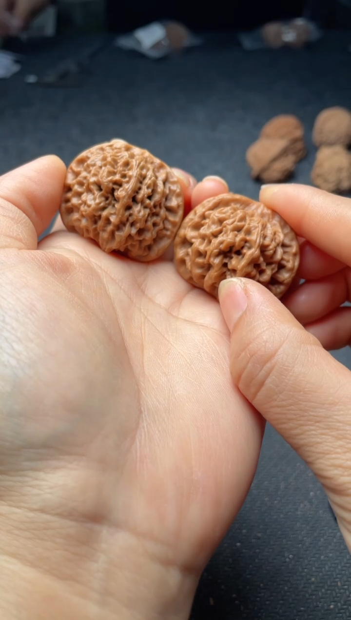 把件文玩核桃w241  秦闷 38尺