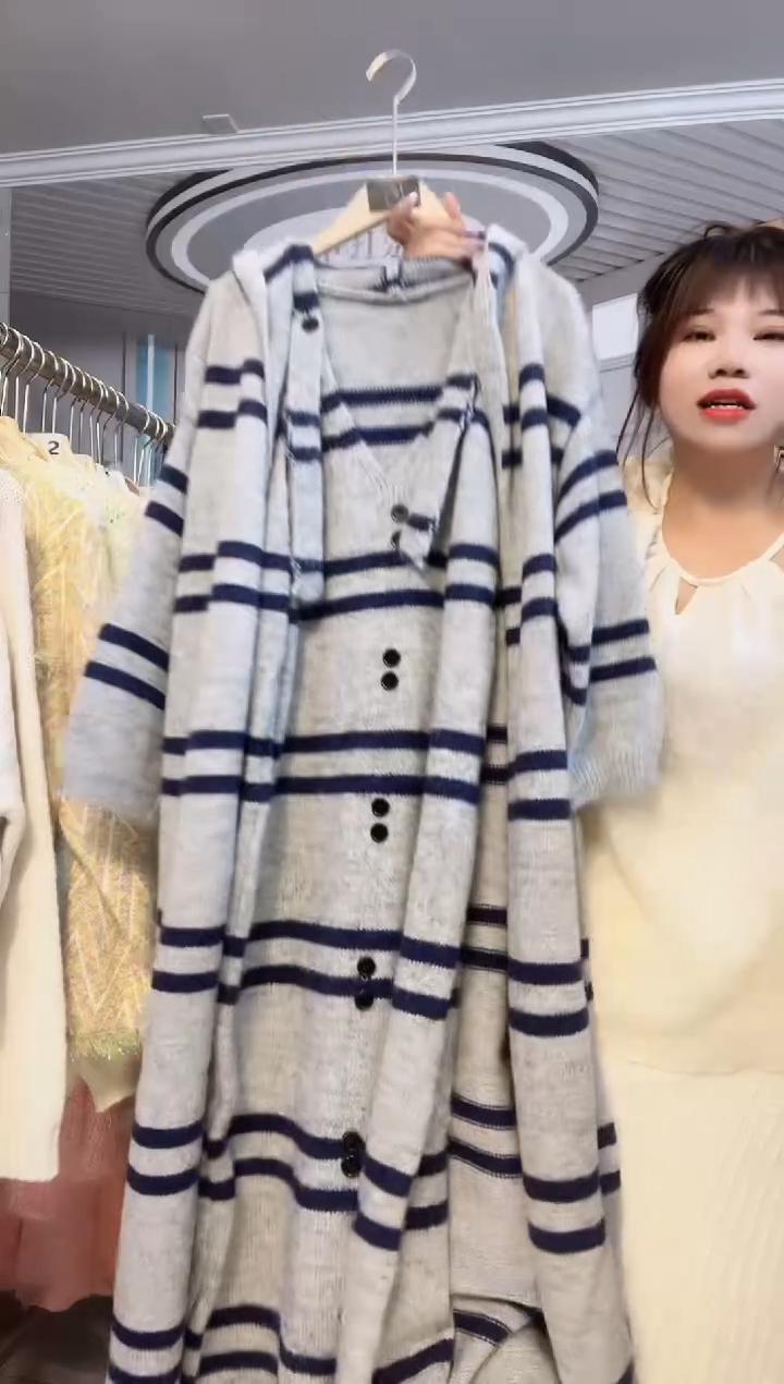 毛衣小小月精选服饰