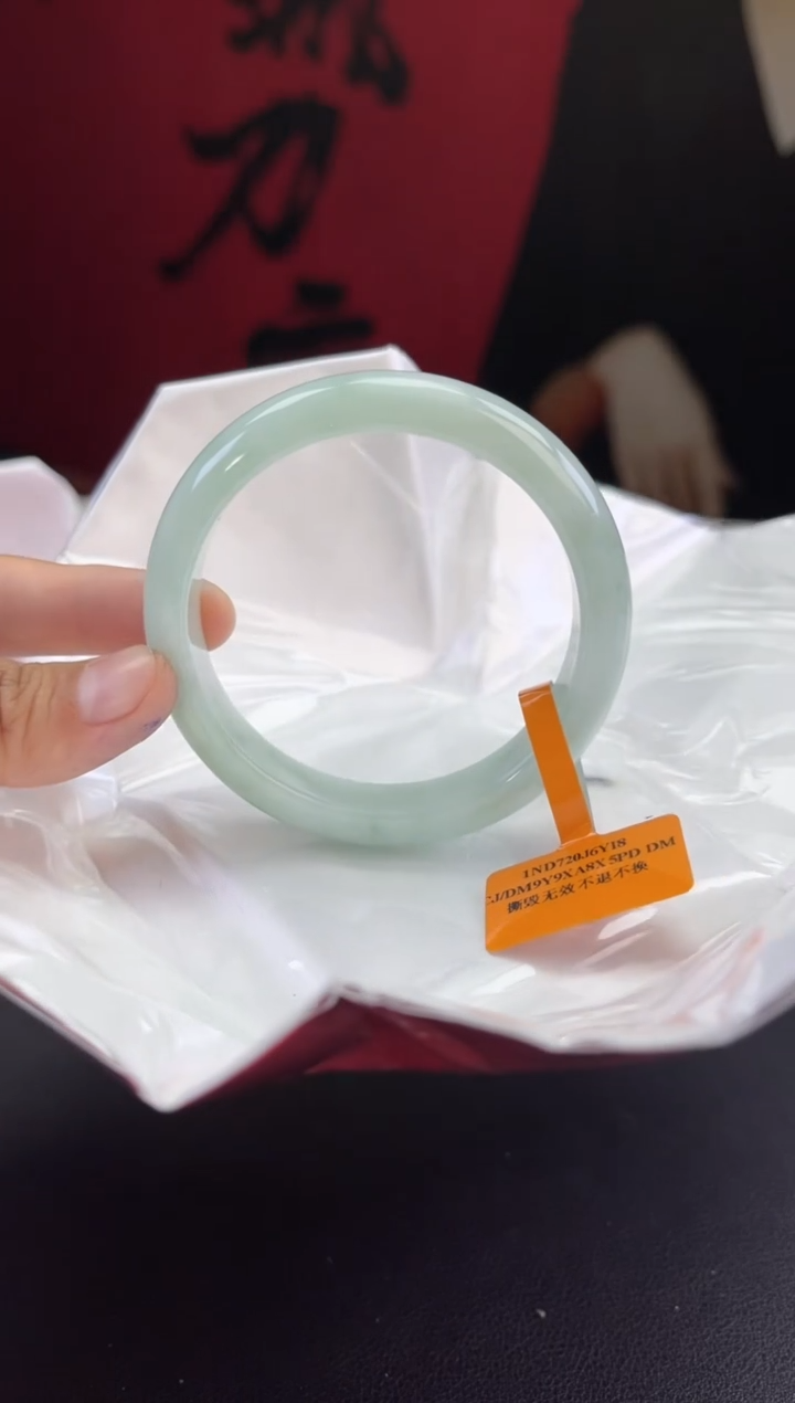 翡翠未镶嵌手镯9翡翠手镯