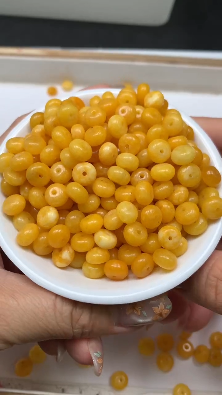 未镶嵌散珠玛瑙/玉髓E742鸡油黄算盘5*8mm 20个6.8元