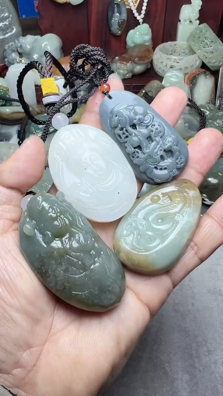 【闪购商品】和田玉把件未镶嵌4有裂  