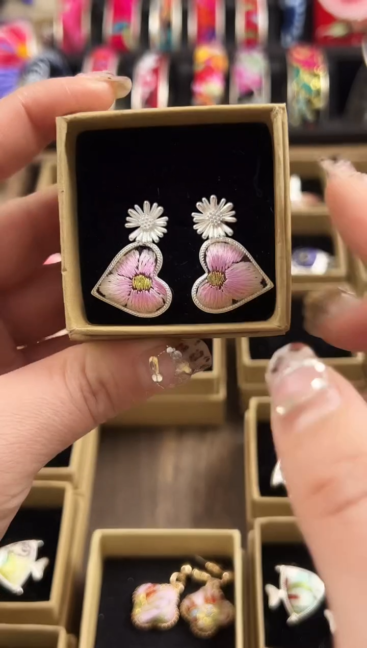 【闪购商品】织绣民族风老绣饰品336