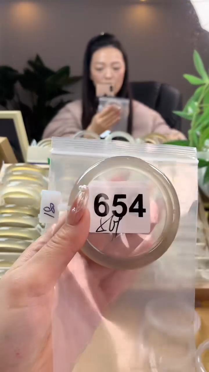 【闪购商品】玛瑙/玉髓手镯未镶嵌654
