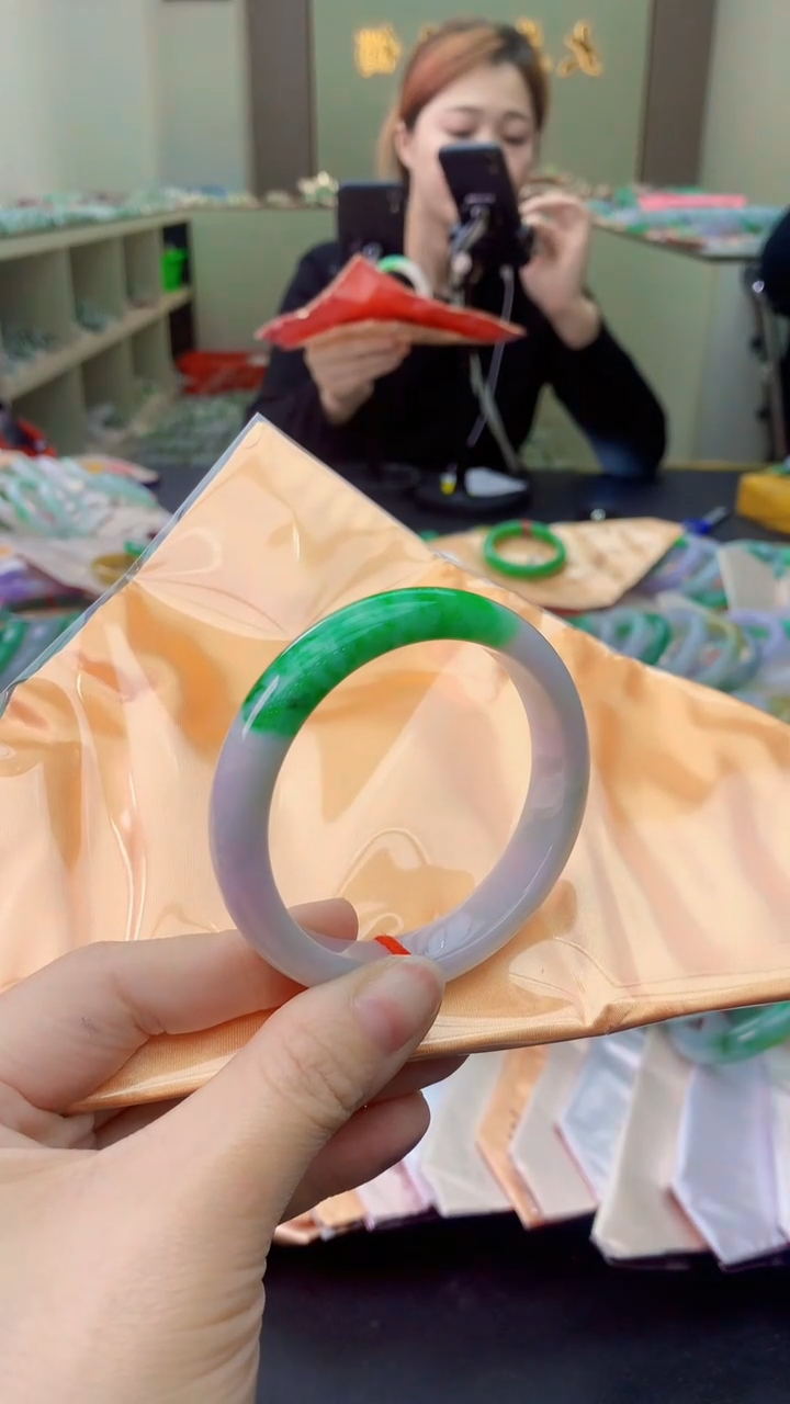 【闪购商品】翡翠手镯未镶嵌0146285284