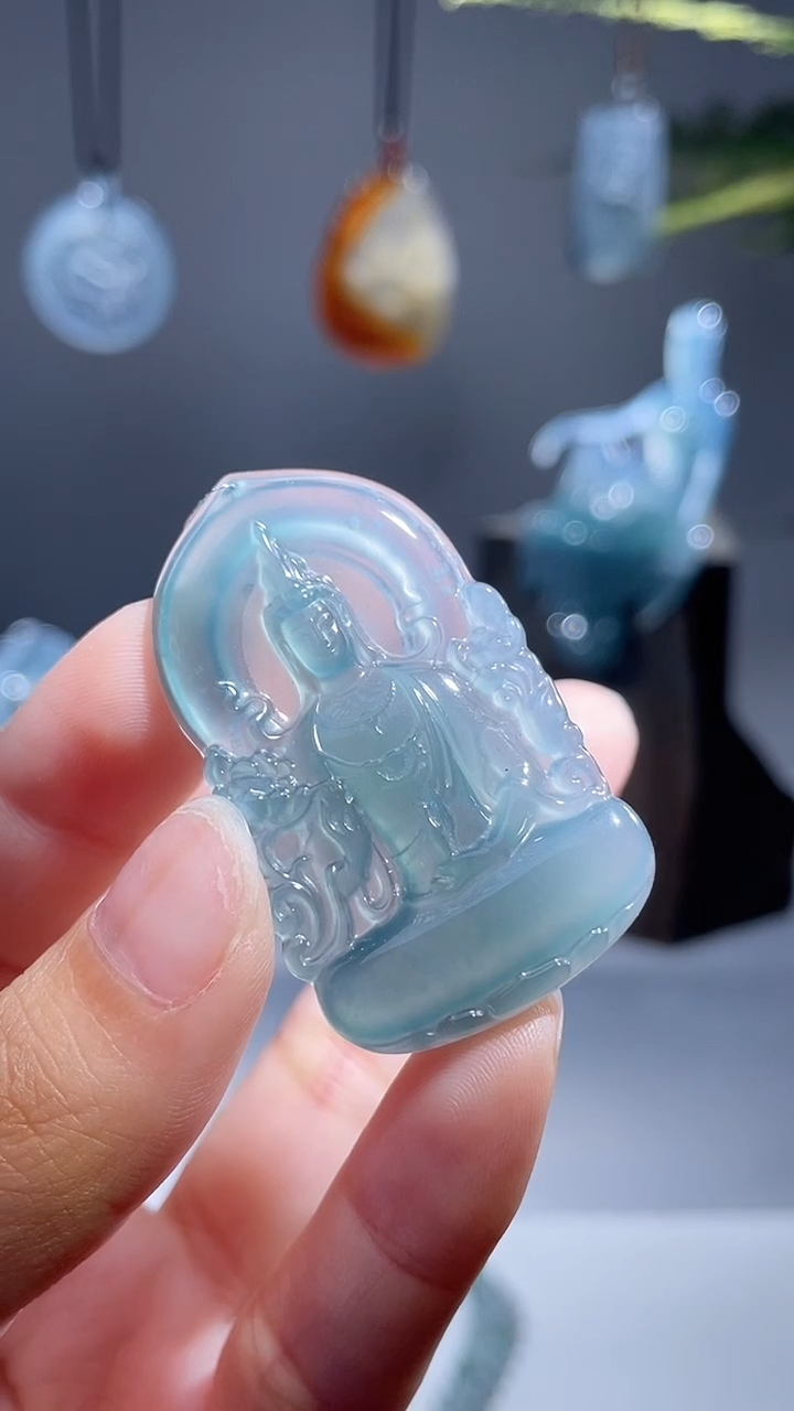 颈饰未镶嵌翡翠观音