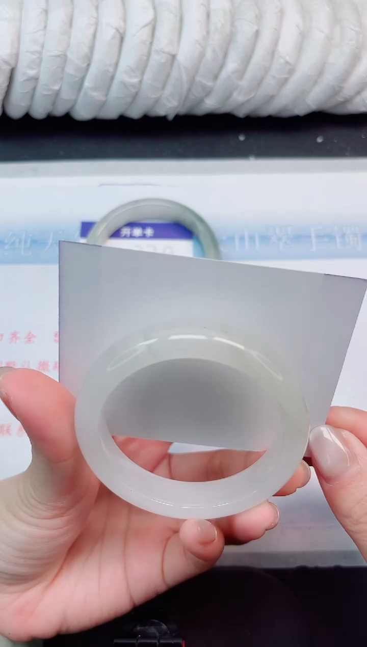 【闪购商品】石英质玉手镯未镶嵌221#51.6