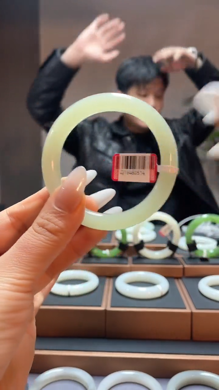 【闪购商品】和田玉手镯未镶嵌56晴羊脂16480514