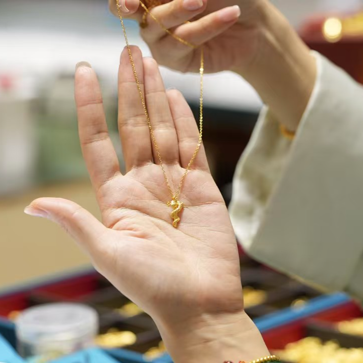 【巧玲专属】足金999蛇缠十字架项链 经典时尚百搭 4.8