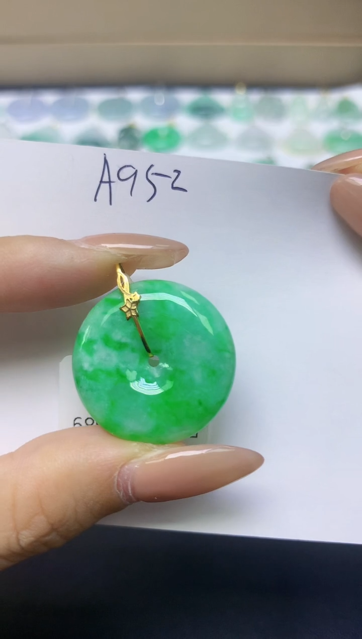 颈饰18K金镶嵌翡翠天然缅甸A货翡翠百元以上9元证书费自理