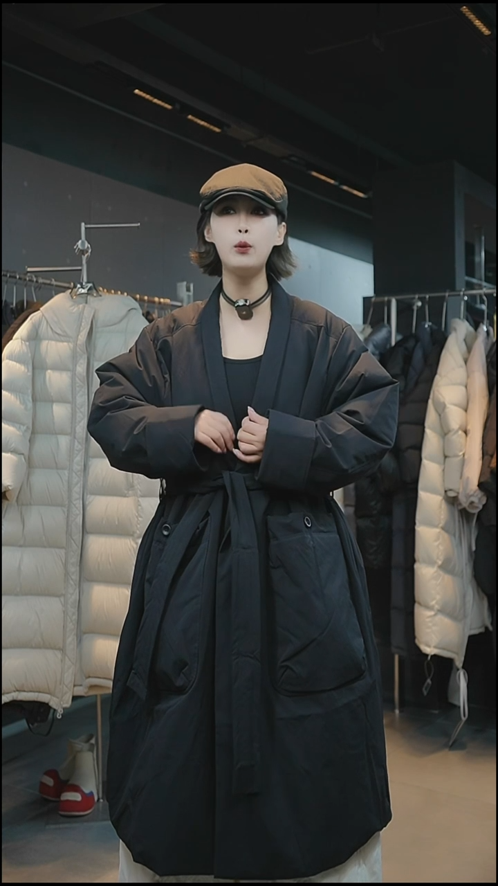 2586黑色羽绒外套2586黑色羽绒外套