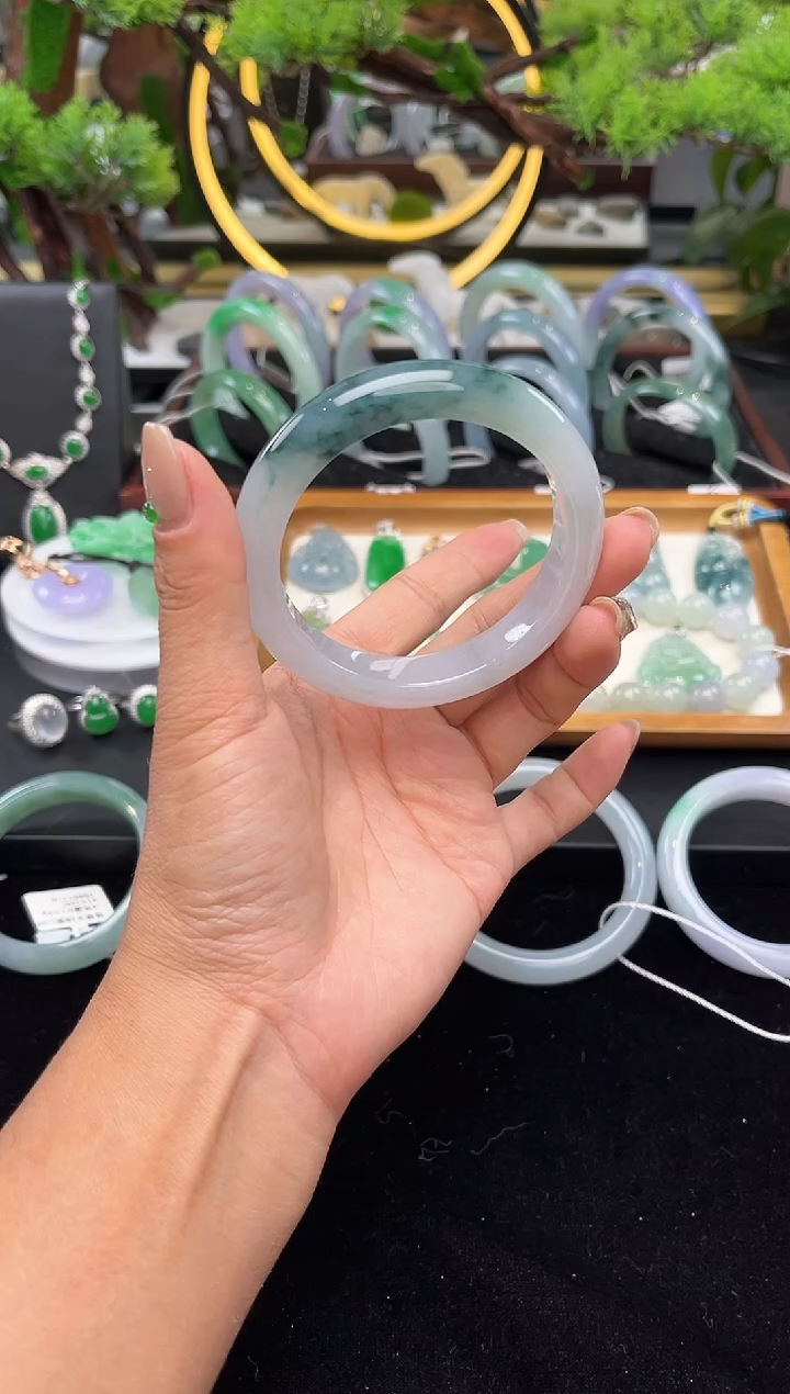 未镶嵌手镯翡翠手镯