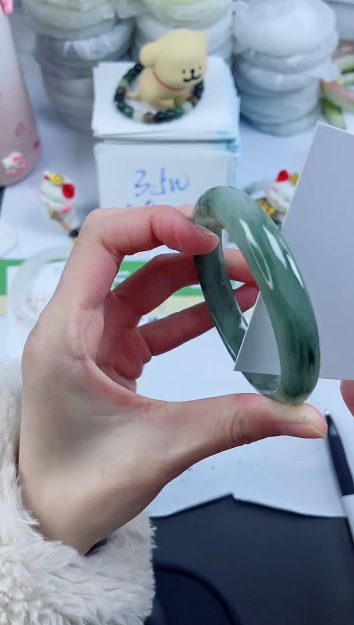 【闪购商品】石英质玉手镯未镶嵌195-56.7