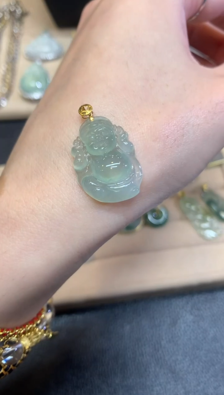 翡翠18K金镶嵌颈饰财神爷【无服务费】