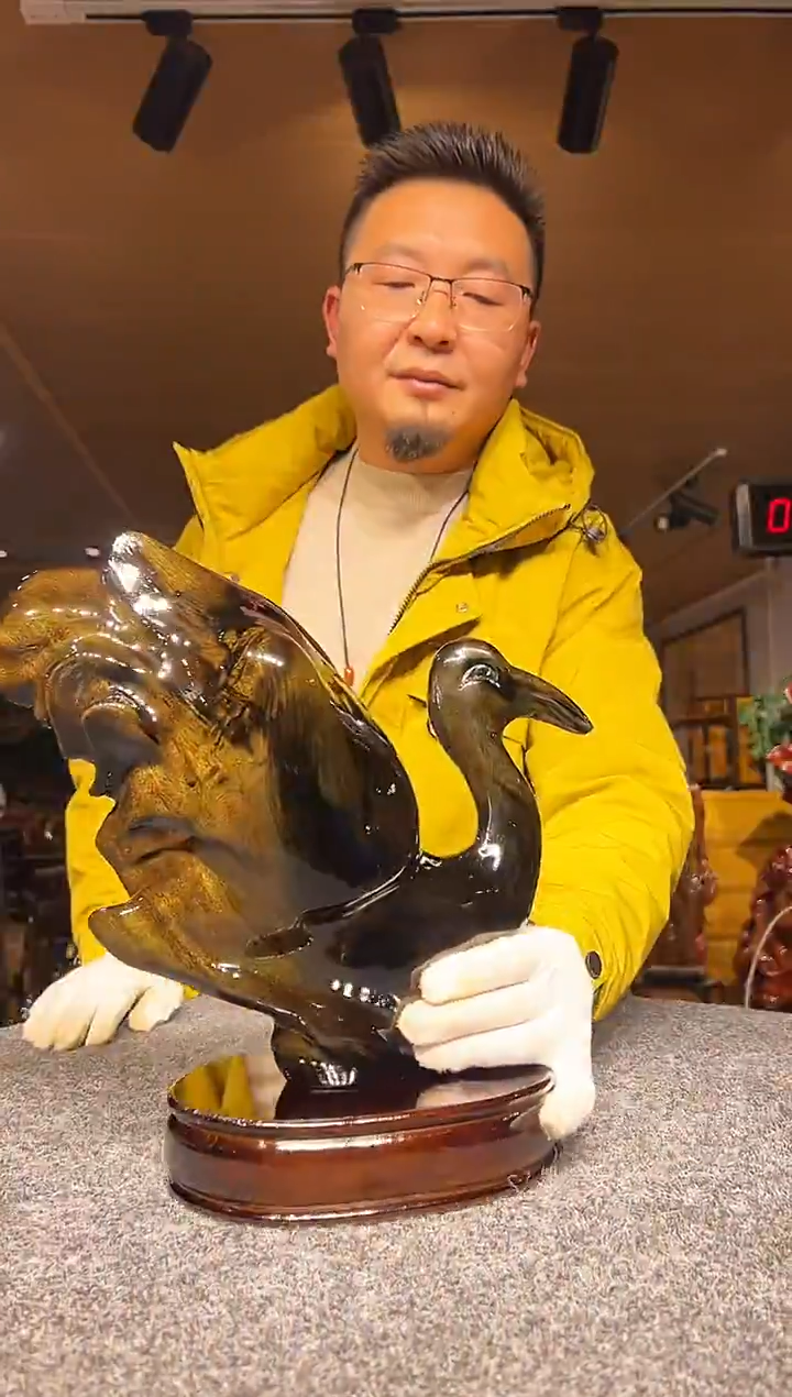 金丝楠木雕款老**鸦乌木金丝楠