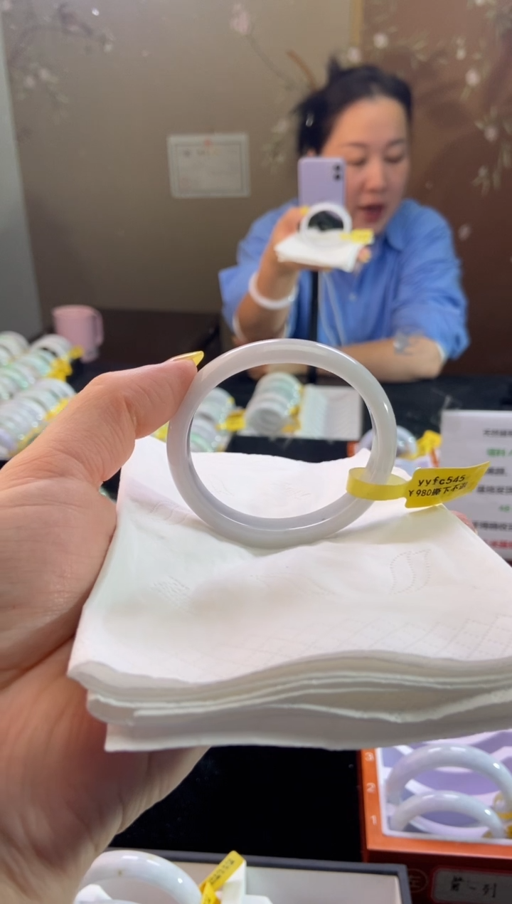 未镶嵌手镯（贵妃镯）翡翠❤****️52正圈d