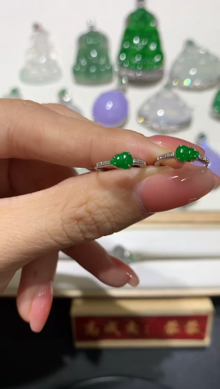 【闪购商品】翡翠吊坠(不含链)18K金镶嵌团购4