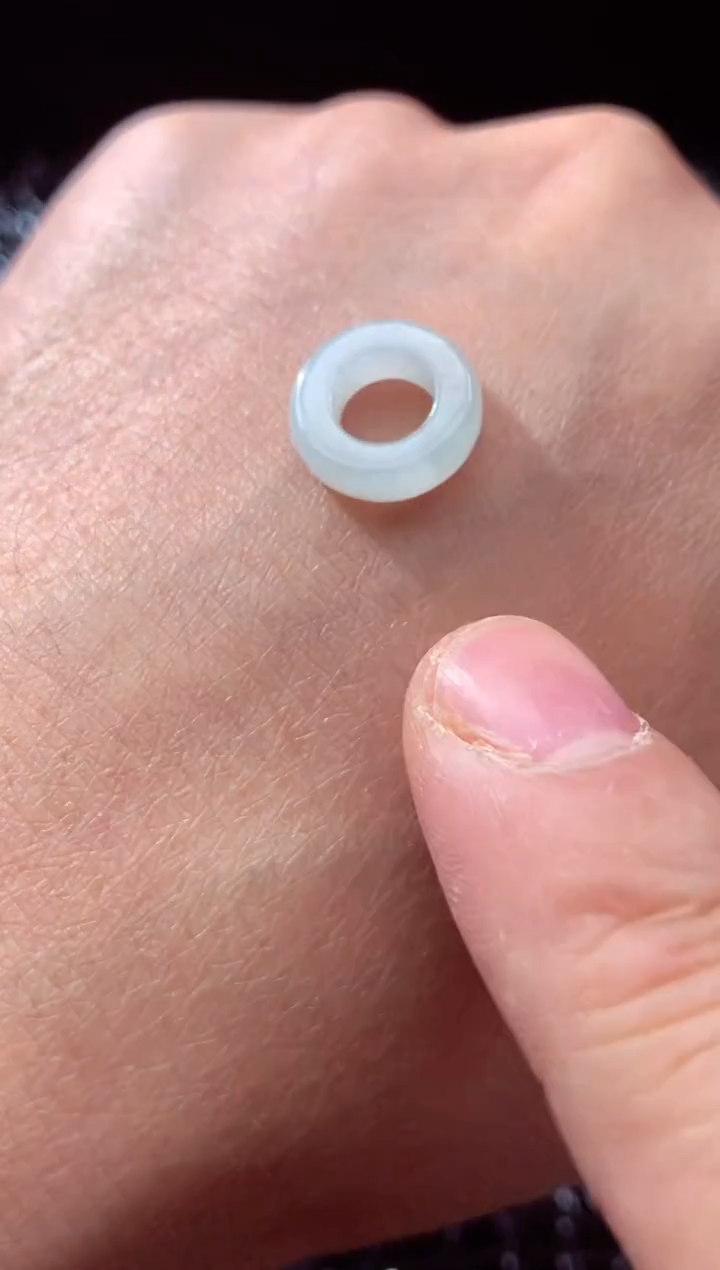【闪购商品】翡翠颈饰未镶嵌滴流