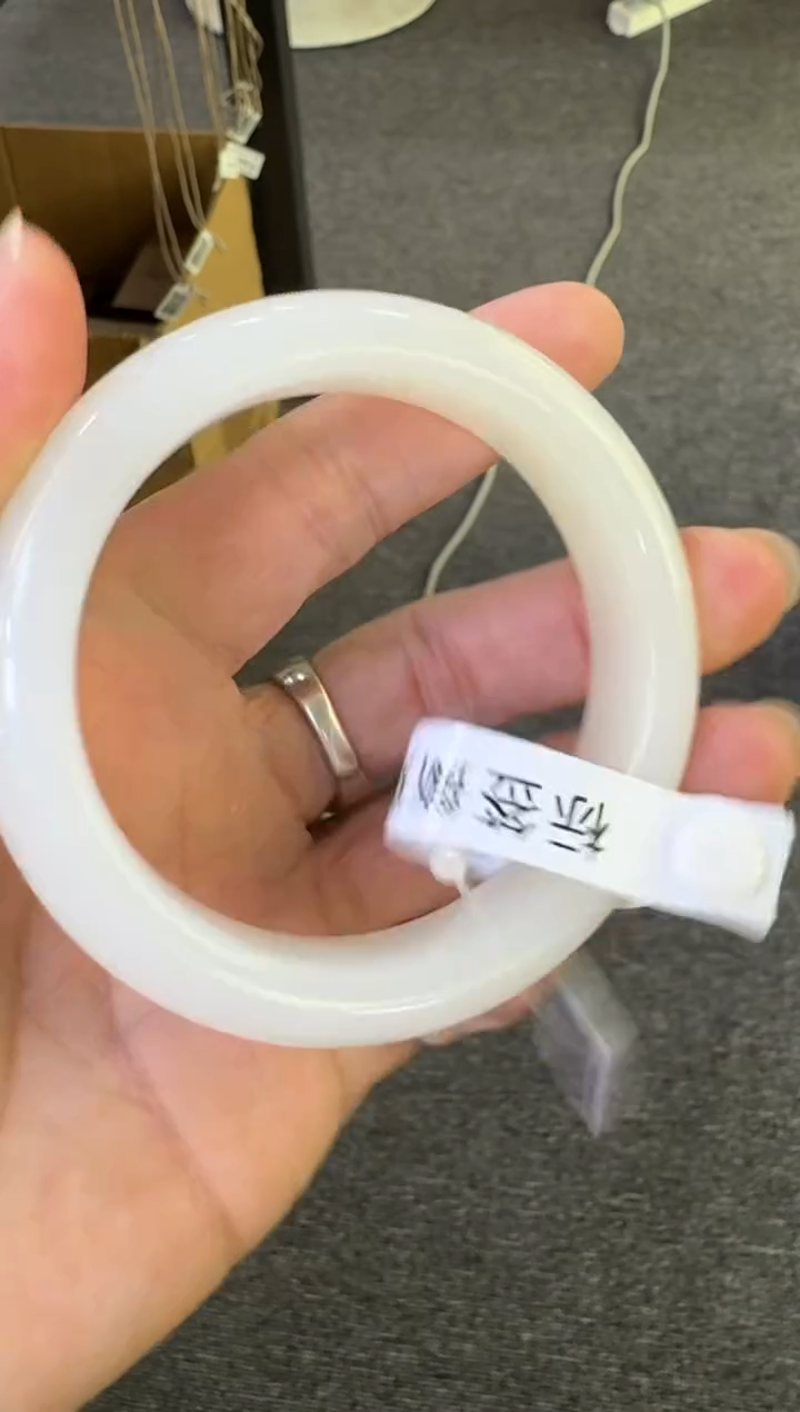 【闪购商品】和田玉手饰未镶嵌手镯59圈
