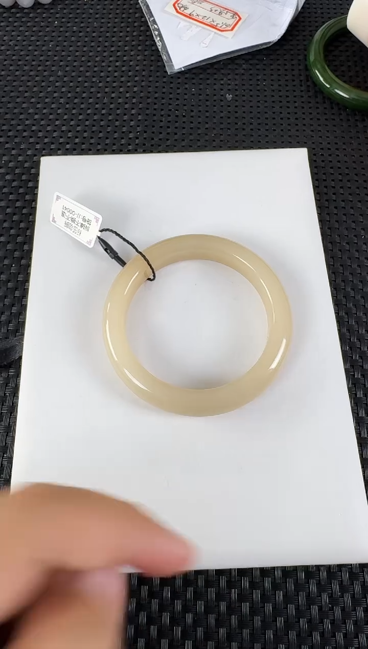 【闪购商品】和田玉手镯未镶嵌约60MM熟藕粉