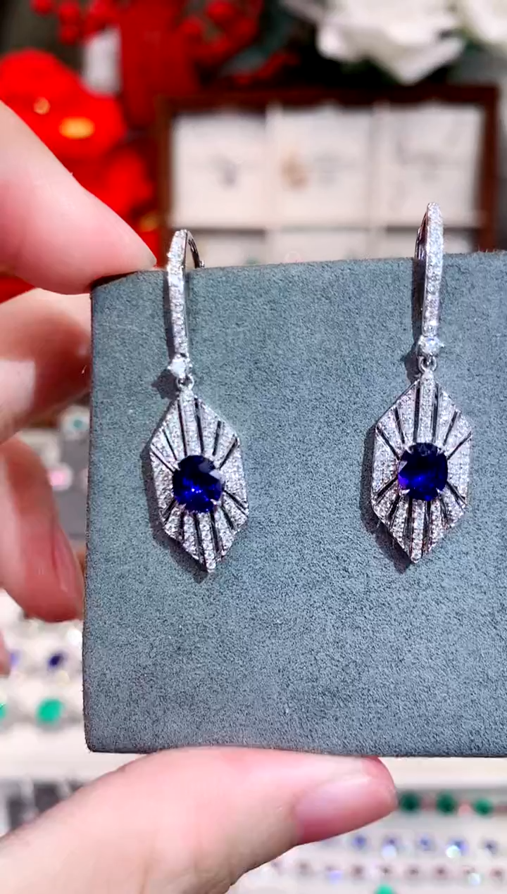 蓝宝石耳饰18K金镶嵌1.28ct/天然宝石/七天无理由