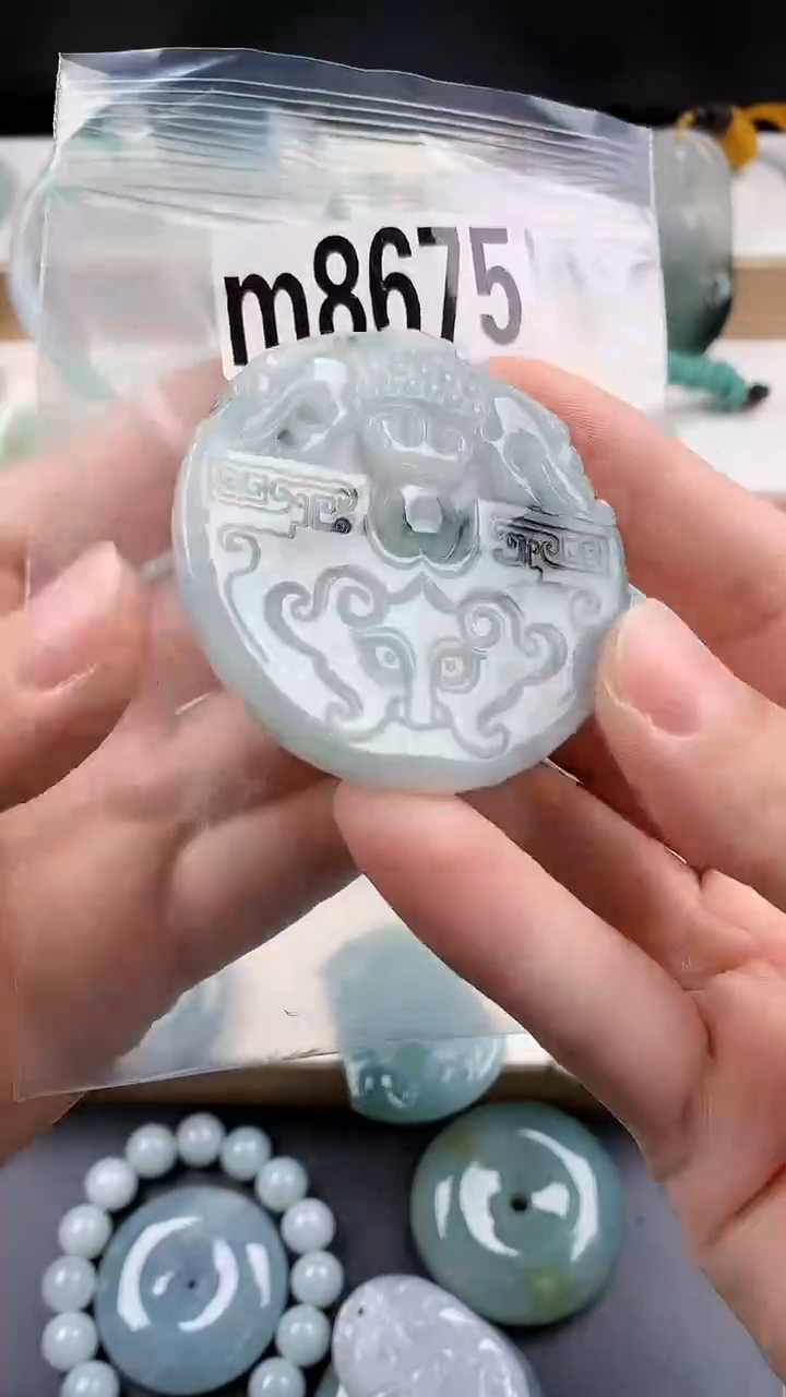 颈饰未镶嵌翡翠天然翡翠吊坠挂件